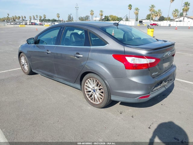 Ford Focus Titanium 2014 1FADP3J20EL382573 Image 3