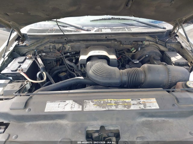 46169370 :رقم المزاد ، 1FMRU15W21LB83282 vin ، 2001 Ford Expedition Xlt مزاد بيع