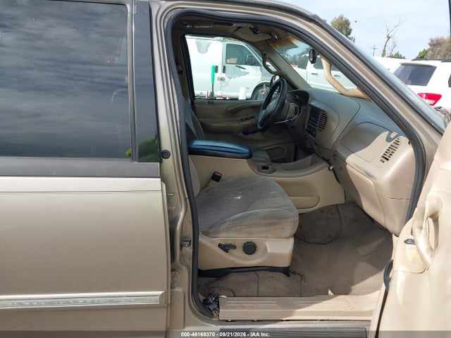 46169370 :رقم المزاد ، 1FMRU15W21LB83282 vin ، 2001 Ford Expedition Xlt مزاد بيع
