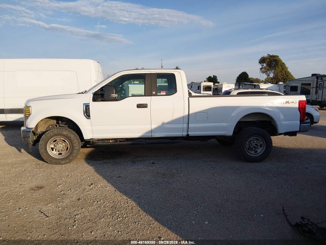 46169380 :رقم المزاد ، 1FT7X2B60JEB52761 vin ، 2018 Ford F-250 Xl مزاد بيع