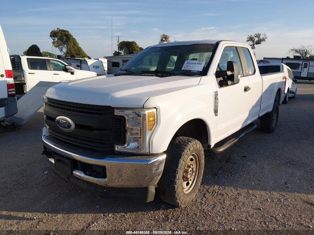 46169380 :رقم المزاد ، 1FT7X2B60JEB52761 vin ، 2018 Ford F-250 Xl مزاد بيع