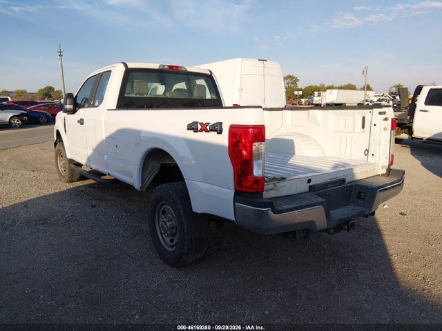 46169380 :رقم المزاد ، 1FT7X2B60JEB52761 vin ، 2018 Ford F-250 Xl مزاد بيع
