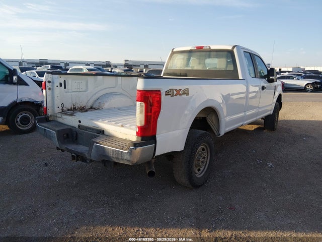 46169380 :رقم المزاد ، 1FT7X2B60JEB52761 vin ، 2018 Ford F-250 Xl مزاد بيع