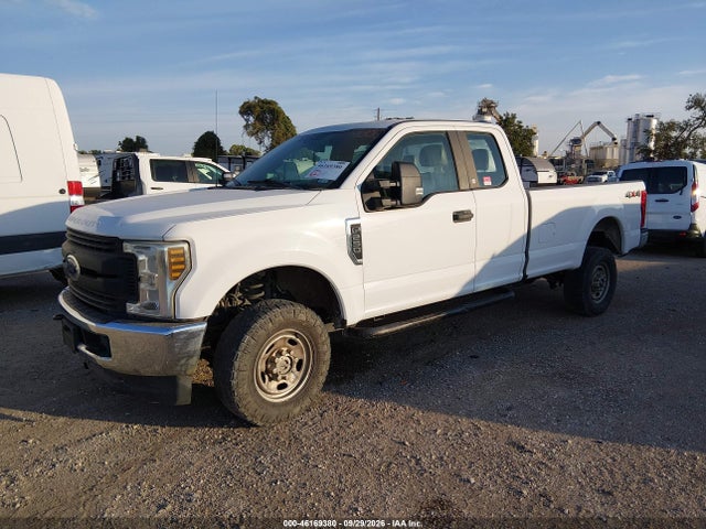 46169380 :رقم المزاد ، 1FT7X2B60JEB52761 vin ، 2018 Ford F-250 Xl مزاد بيع