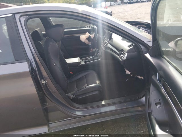 2018 Honda Accord Sport მანქანა იყიდება აუქციონზე, vin: 1HGCV1F34JA228215, აუქციონის ნომერი: 46169416