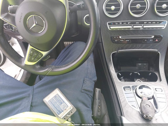 46169441 :رقم المزاد ، WDC0J4KB0KF558427 vin ، 2019 Mercedes-benz Glc 300 Coupe 4matic مزاد بيع