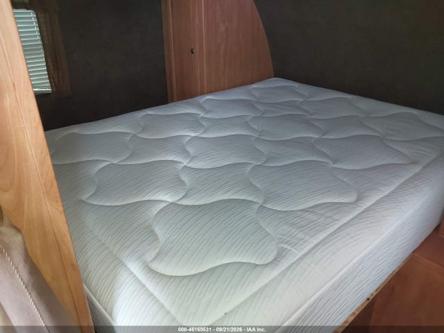 Shasta Other 2015 5ZT2SYWB4FE005030 Image 12