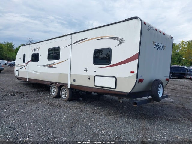 Shasta Other 2015 5ZT2SYWB4FE005030 Image 3