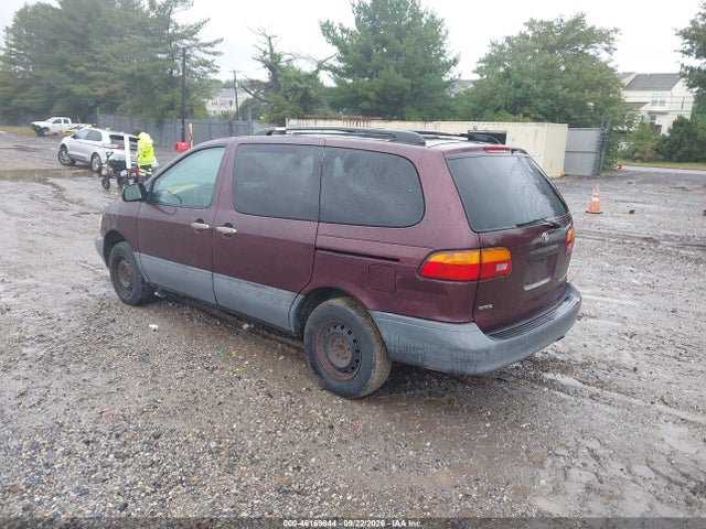 2000 Toyota Sienna Le მანქანა იყიდება აუქციონზე, vin: 4T3ZF13C0YU298994, აუქციონის ნომერი: 46169644