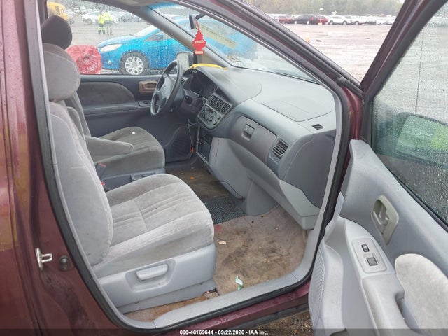 2000 Toyota Sienna Le მანქანა იყიდება აუქციონზე, vin: 4T3ZF13C0YU298994, აუქციონის ნომერი: 46169644