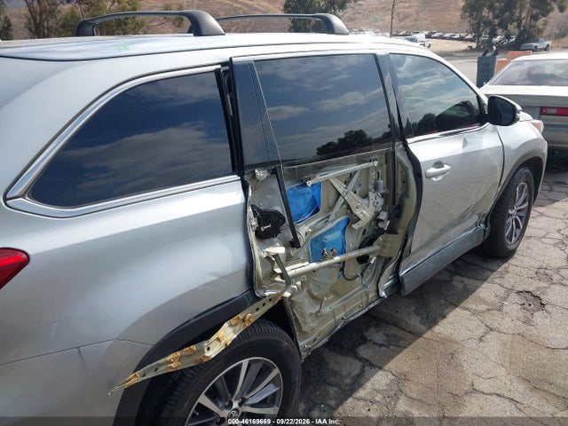 Продажа на аукционе авто 2019 Toyota Highlander Xle, vin: 5TDKZRFH2KS555208, номер лота: 46169669