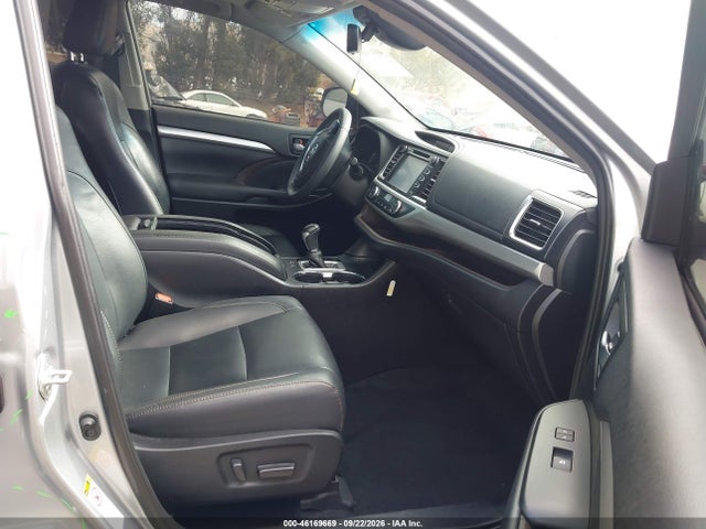 Продажа на аукционе авто 2019 Toyota Highlander Xle, vin: 5TDKZRFH2KS555208, номер лота: 46169669