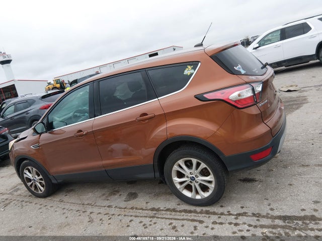 46169718 :رقم المزاد ، 1FMCU0GDXHUD94956 vin ، 2017 Ford Escape Se مزاد بيع