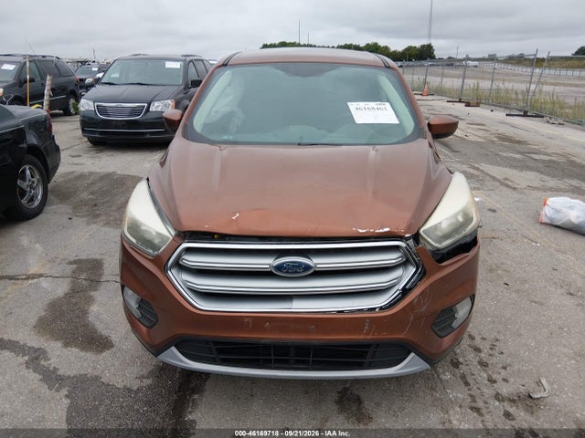 46169718 :رقم المزاد ، 1FMCU0GDXHUD94956 vin ، 2017 Ford Escape Se مزاد بيع