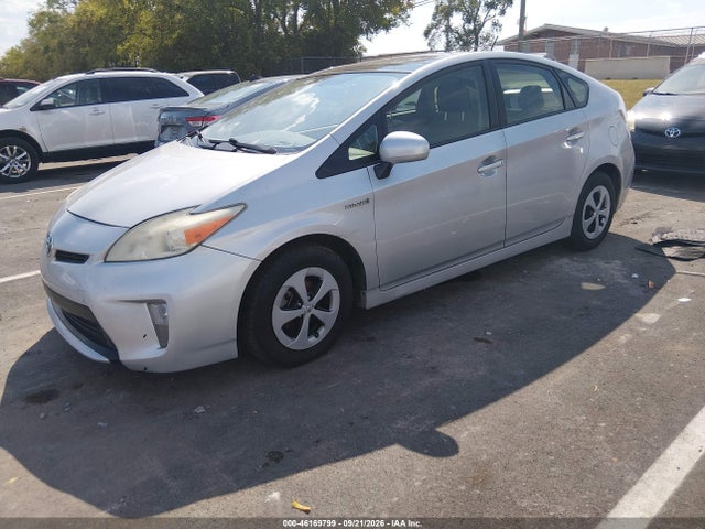 Toyota Prius Four 2014 JTDKN3DU4E1774133 Image 2