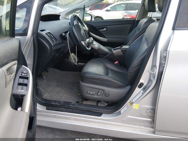Toyota Prius Four 2014 JTDKN3DU4E1774133 Image 5