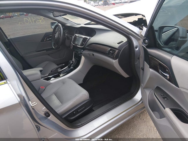 46169844 :رقم المزاد ، 1HGCR3F86HA033013 vin ، 2017 Honda Accord Ex-l V6 مزاد بيع