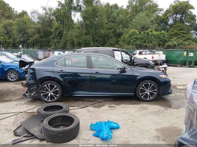46169901 :رقم المزاد ، 4T1B21HK2JU504201 vin ، 2018 Toyota Camry Hybrid Se مزاد بيع