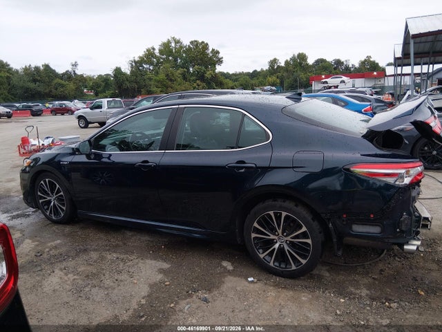 46169901 :رقم المزاد ، 4T1B21HK2JU504201 vin ، 2018 Toyota Camry Hybrid Se مزاد بيع