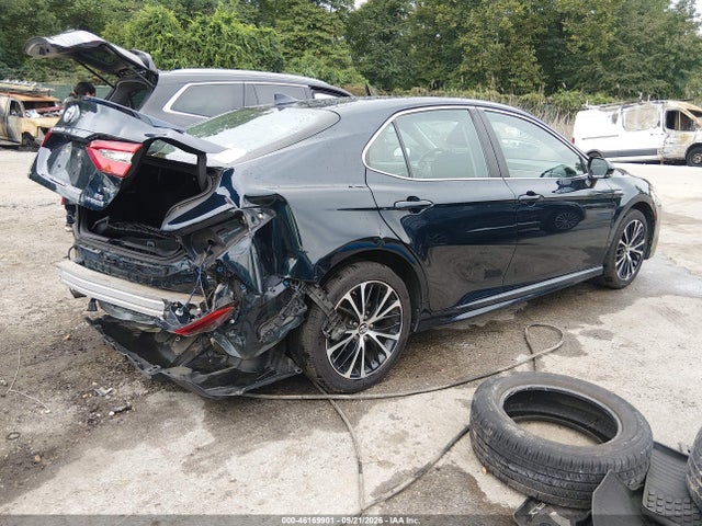 46169901 :رقم المزاد ، 4T1B21HK2JU504201 vin ، 2018 Toyota Camry Hybrid Se مزاد بيع