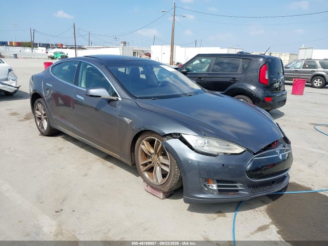 46169907 :رقم المزاد ، 5YJSA1H17EFP65059 vin ، 2014 Tesla Model S P85 مزاد بيع