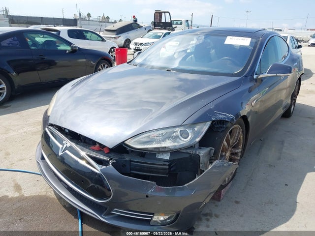 46169907 :رقم المزاد ، 5YJSA1H17EFP65059 vin ، 2014 Tesla Model S P85 مزاد بيع