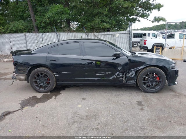 46169978 :رقم المزاد ، 2C3CDXFG7FH742483 vin ، 2015 Dodge Charger Se مزاد بيع