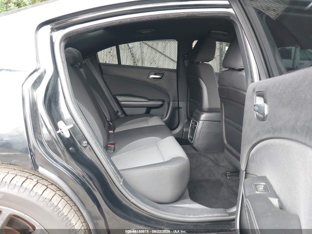 46169978 :رقم المزاد ، 2C3CDXFG7FH742483 vin ، 2015 Dodge Charger Se مزاد بيع