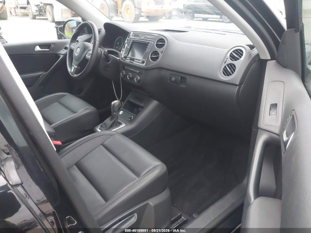 46169991 :رقم المزاد ، WVGAV7AX1HK027584 vin ، 2017 Volkswagen Tiguan 2.0t/2.0t S مزاد بيع