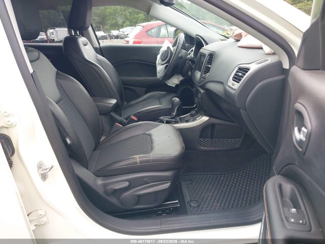 46170017 :رقم المزاد ، 3C4NJDBB2KT670647 vin ، 2019 Jeep Compass Latitude 4x4 مزاد بيع