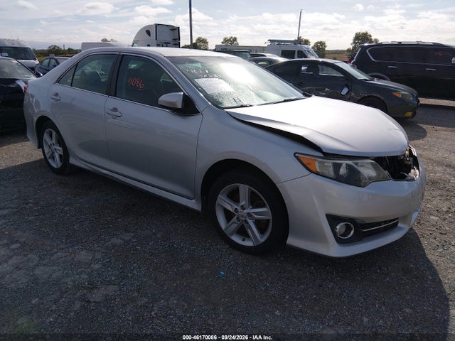46170086 :رقم المزاد ، 4T1BF1FK5CU057423 vin ، 2012 Toyota Camry Se مزاد بيع