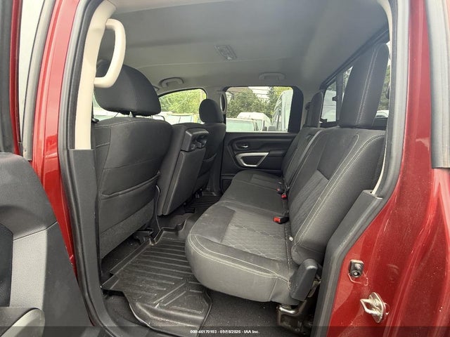 46170103 :رقم المزاد ، 1N6BA1F3XHN529609 vin ، 2017 Nissan Titan Xd Sv Diesel مزاد بيع