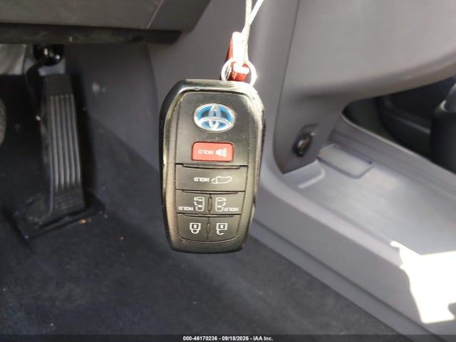 5TDZSKFCXRS142638 Toyota Sienna Limited