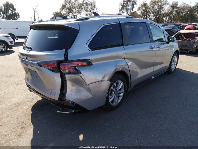 5TDZSKFCXRS142638 Toyota Sienna Limited