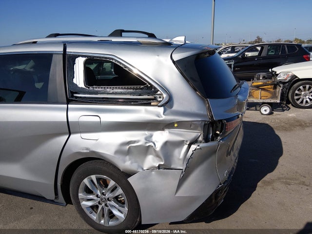 5TDZSKFCXRS142638 Toyota Sienna Limited