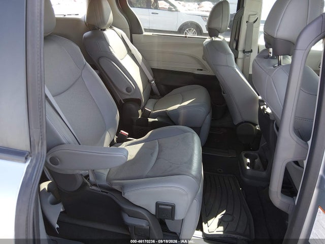 5TDZSKFCXRS142638 Toyota Sienna Limited