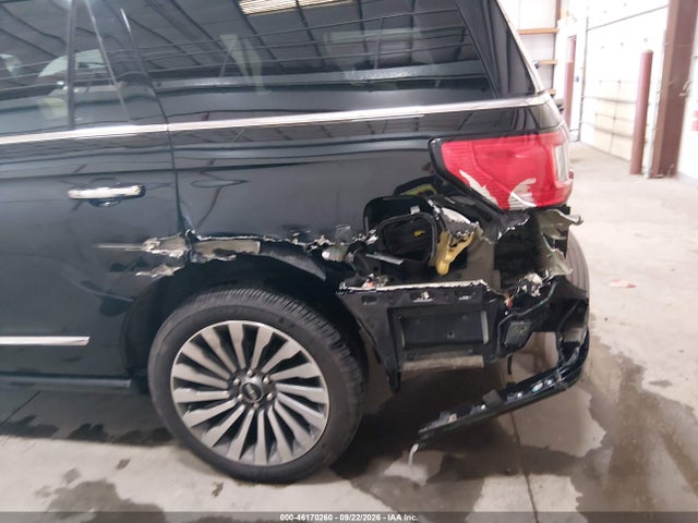 Lincoln Navigator Reserve 2019 5LMJJ2LTXKEL17785 Image 18