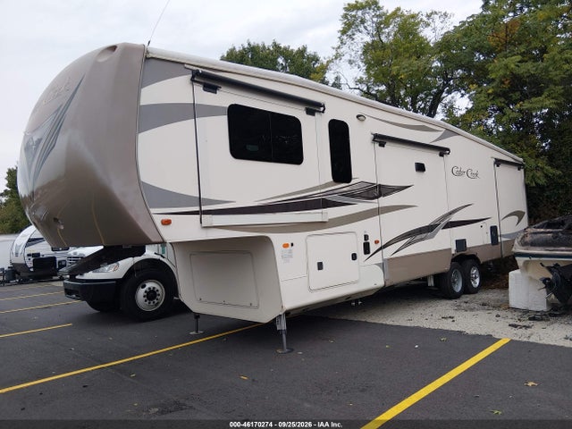 2017 Forest River Cedar Creek მანქანა იყიდება აუქციონზე, vin: 4X4FCRP23HS216142, აუქციონის ნომერი: 46170274