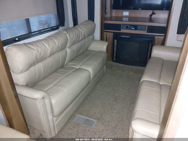 2017 Forest River Cedar Creek მანქანა იყიდება აუქციონზე, vin: 4X4FCRP23HS216142, აუქციონის ნომერი: 46170274
