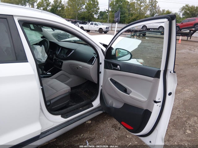 46170430 :رقم المزاد ، KM8J3CA44JU674463 vin ، 2018 Hyundai Tucson Sel مزاد بيع