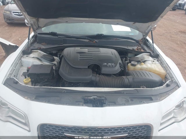 Продажа на аукционе авто 2015 Chrysler 300c, vin: 2C3CCAEG1FH766098, номер лота: 46170432