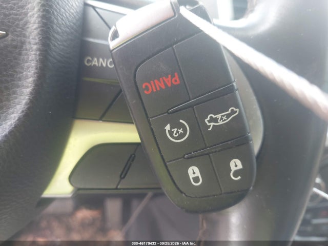 Продажа на аукционе авто 2015 Chrysler 300c, vin: 2C3CCAEG1FH766098, номер лота: 46170432