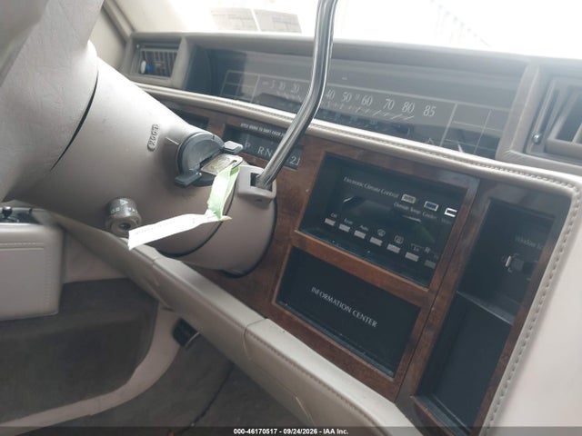 1993 Cadillac Deville მანქანა იყიდება აუქციონზე, vin: 1G6CD53B9P4309886, აუქციონის ნომერი: 46170517