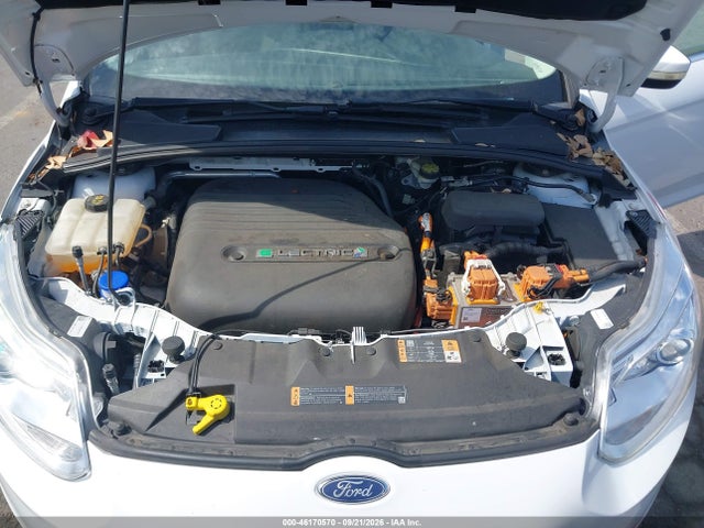 2018 Ford Focus Electric მანქანა იყიდება აუქციონზე, vin: 1FADP3R44JL230957, აუქციონის ნომერი: 46170570