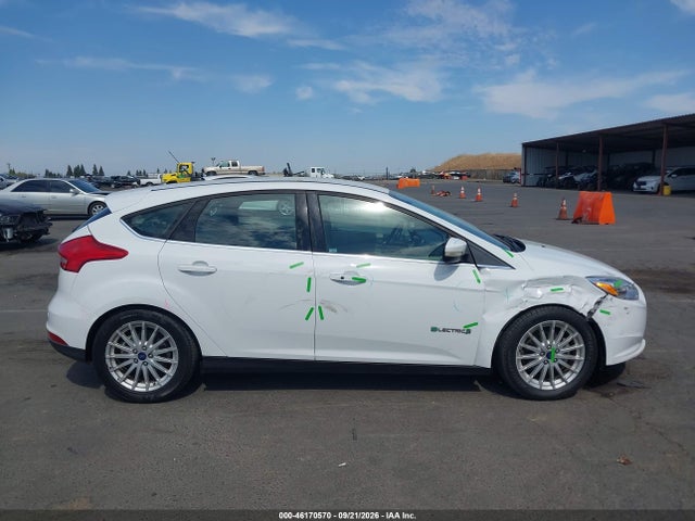 2018 Ford Focus Electric მანქანა იყიდება აუქციონზე, vin: 1FADP3R44JL230957, აუქციონის ნომერი: 46170570