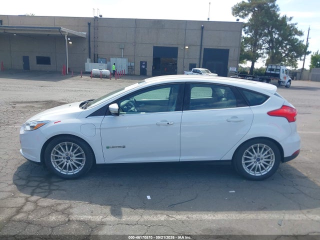 2018 Ford Focus Electric მანქანა იყიდება აუქციონზე, vin: 1FADP3R44JL230957, აუქციონის ნომერი: 46170570