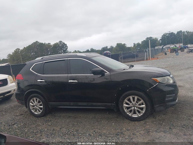 46170754 :رقم المزاد ، 5N1AT2MT5HC870571 vin ، 2017 Nissan Rogue Sv مزاد بيع