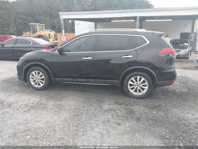46170754 :رقم المزاد ، 5N1AT2MT5HC870571 vin ، 2017 Nissan Rogue Sv مزاد بيع