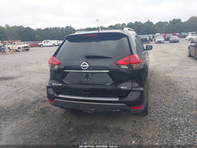 46170754 :رقم المزاد ، 5N1AT2MT5HC870571 vin ، 2017 Nissan Rogue Sv مزاد بيع