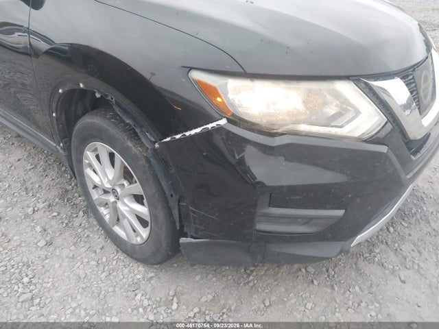 46170754 :رقم المزاد ، 5N1AT2MT5HC870571 vin ، 2017 Nissan Rogue Sv مزاد بيع